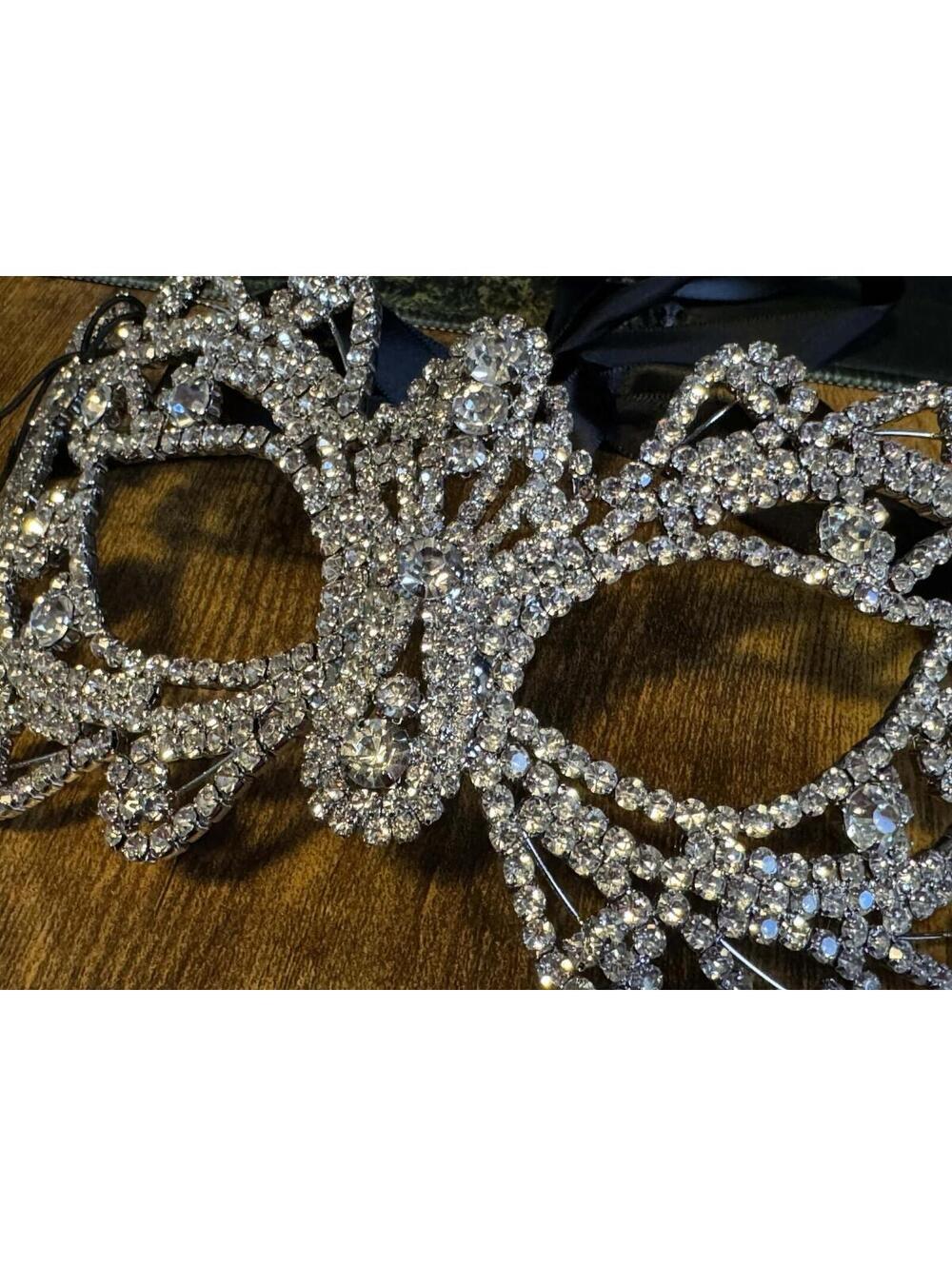 Silver Rhinestone Butterfly Eye Mask - Picture 2 of 2